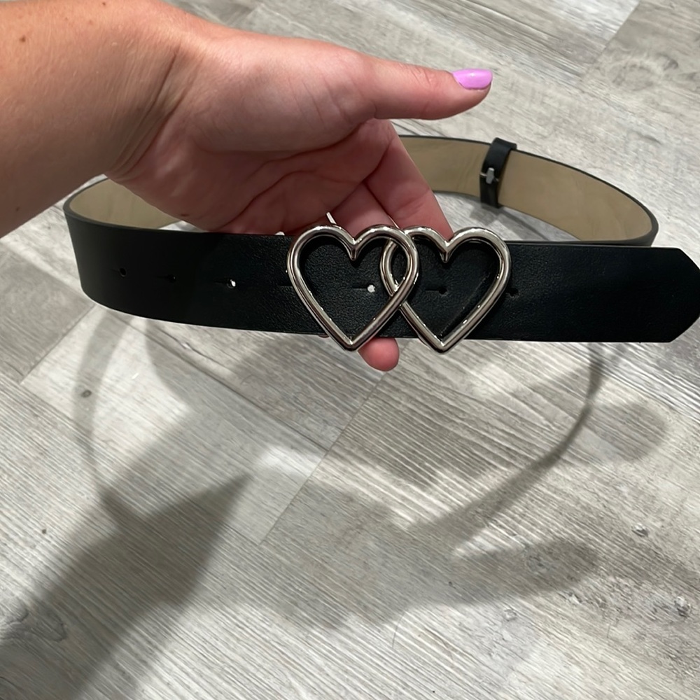 Heart shaped buckle belt